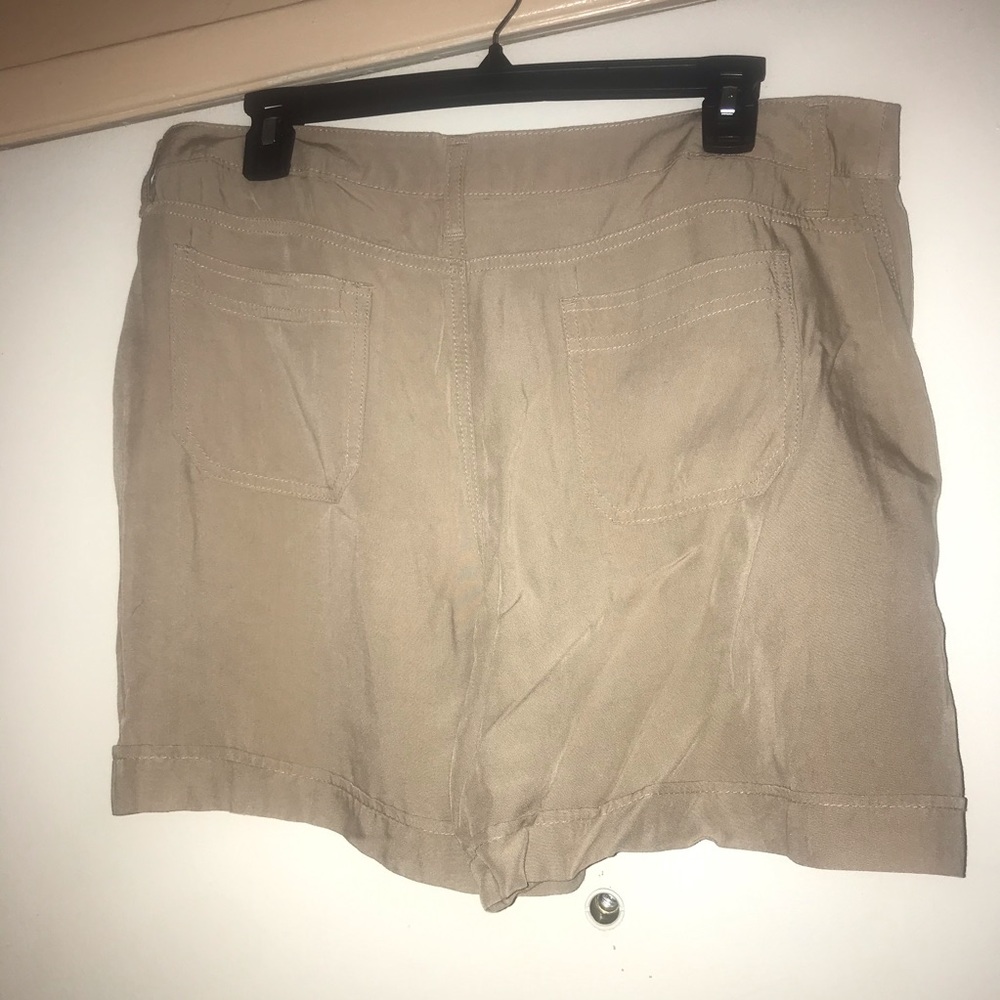 shorts - Picture 2 of 2
